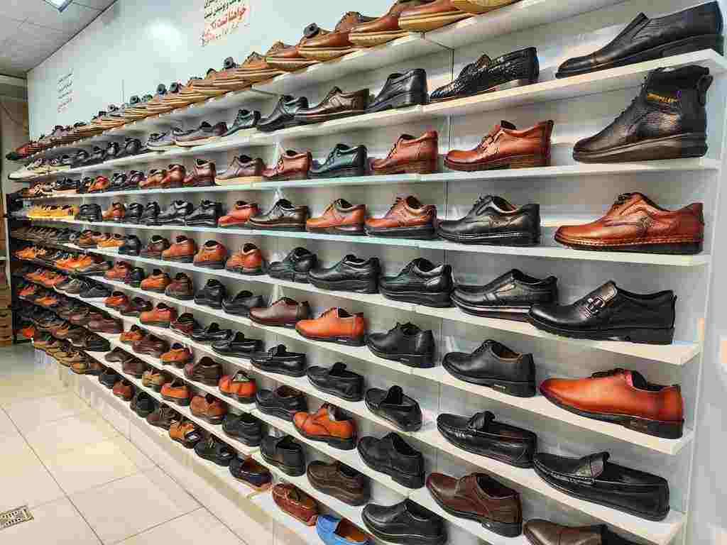 بهترین فروشگاه کفش و کتونی درکرج تهران